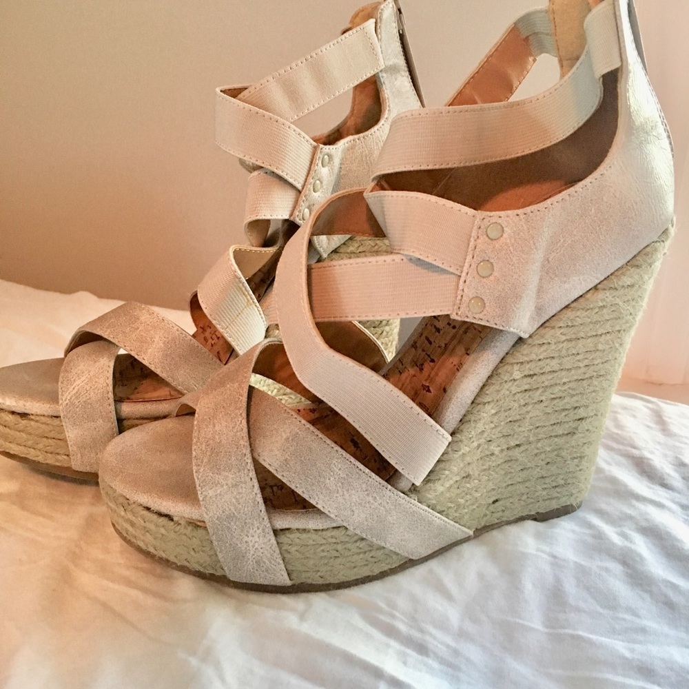 Gray/Silver Wedges - Picture 2 of 5